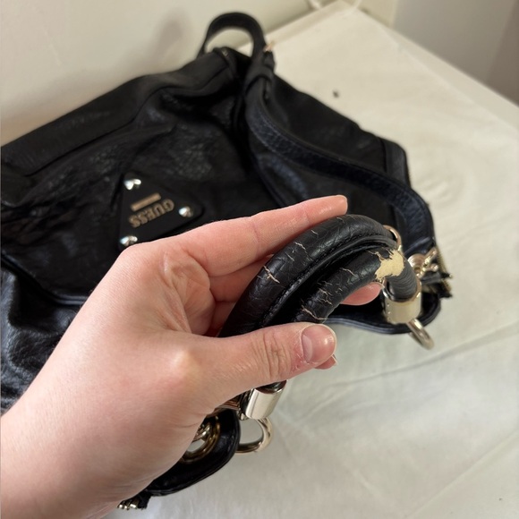 🎉4/30$🎉 Guess Pebbled Leather Shoulder Bag – 6/10 ✨ - Picture 5 of 5